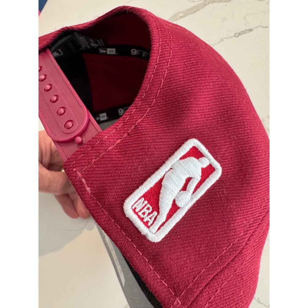 New Era 9FIFTY Cleveland Cavaliers Snapback Hat Mens Cardinal Red NBA OSFA - Picture 4 of 7